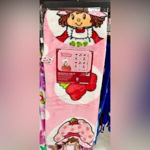 strawberry shortcake plush blanket throw